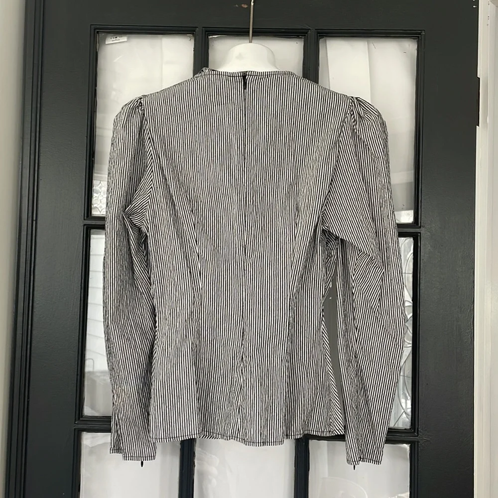 Zara striped puff sleeve blouse 🌸
